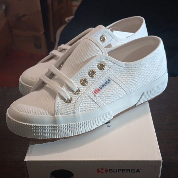 Superga Classic White & Pale Gold Girls 5.5 Boys 4Y New With Box - Picture 2 of 7